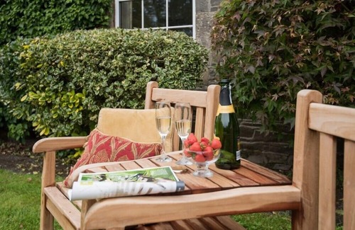 Langholm Cottage | WESTERKIRK MAINS, pet friendly, with a garden in Westerkirk
