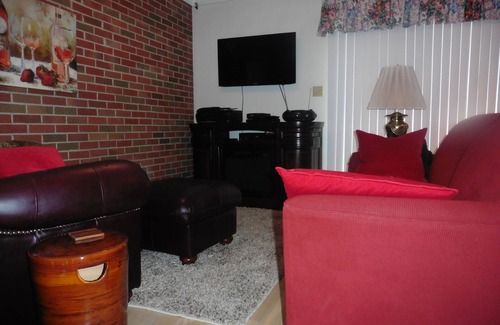 Westerville Condo | Westerville Charmer-Ideal for Executive