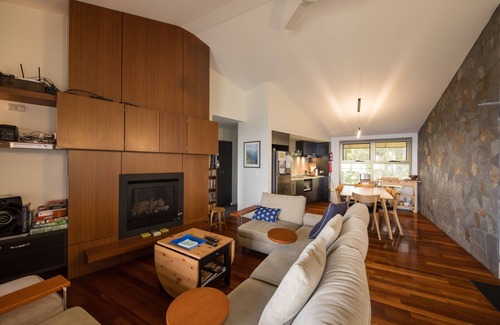 Binna Burra Apartment | Westhaven at Binna Burra - 2 Bedrm Apartment. Private Satellite NBN. Top floor.