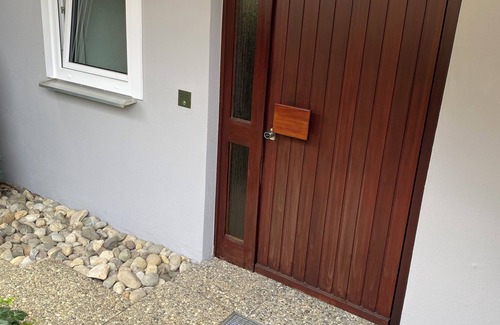 Hofherrnweiler Apartment | Westside Apartment Aalen - modern, quiet location, 1 separate bedroom, terrace