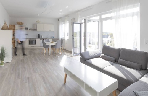 Surheide Apartment | Westwind - 90m² holiday apartment with south-facing balcony