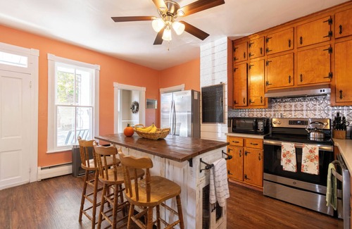 Westminster House | Westy House - old world charm with modern upgrades in this downtown victorian.