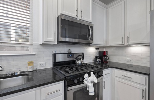 Montopolis House | WeWelcome You to Austin Downtown Sleeps 10