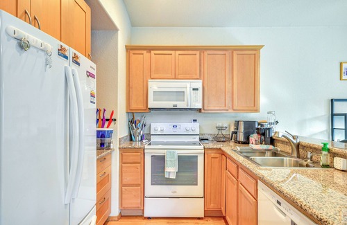 Parkrose House | WFH-Friendly Hub w/Fenced Patio in Portland!
