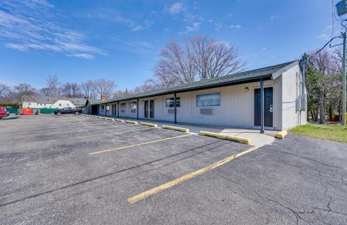 Port Huron Apartment | WFH-Friendly Studio Near Lighthouse Beach!
