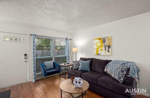 Clarksville Apartment | WFH in Relaxing Clarksville Townhome with Parking