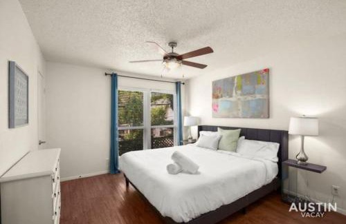 Clarksville Apartment | WFH in Relaxing Clarksville Townhome with Parking