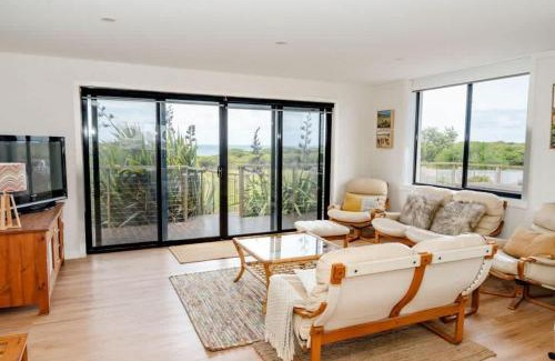 Peterborough House | Whale Rock Beach House - GOR