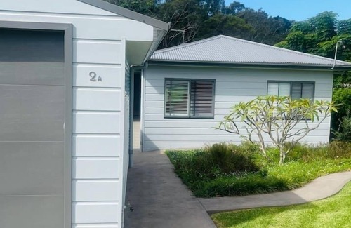 Port Macquarie Apartment | Whale Season ends October - 5 mins walk to Headland
