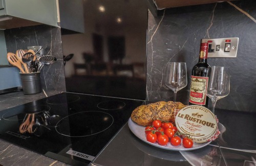 Briggswath Cottage | WHALEBONE COTTAGE AT BROADINGS FARM, pet friendly in Whitby