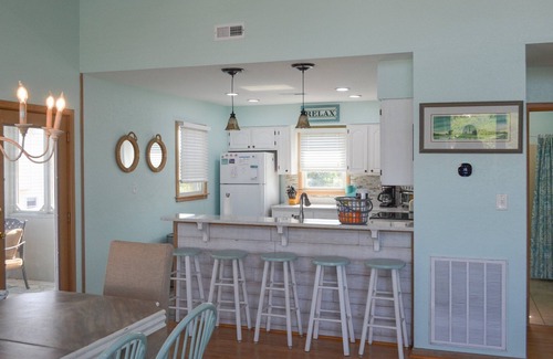 Whalehead Beach House | Whaler's Inn - C7928. Oceanside, Pool, Hot Tub, Pets Allowed
