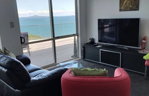 Manly Apartment | Whangaparaoa Retreat with jaw-dropping views