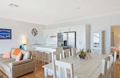 Narooma Apartment | Wharf Apartment Unit 15