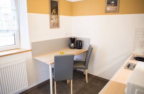 Treppendorf Apartment | Wheat room - modern furnished apartment near Thomann music store