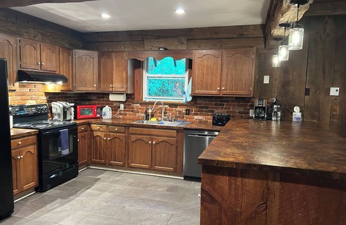 Jefferson Township House | Wheel House-Secluded Chalet Close to Ohiopyle in Heart of Laurel Highlands