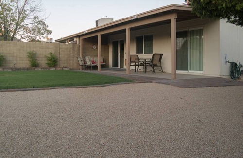 Paradise Valley Village House | Wheelchair-Accessible | Pet Friendly/Huge Yard. North