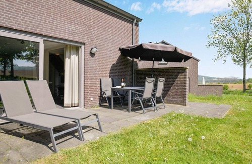 Vijlen House | Wheelchair-Friendly Home in Reevallis