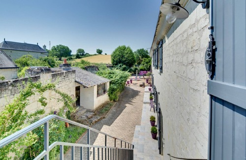 Candes-Saint-Martin House | When heritage, art and well-being meet