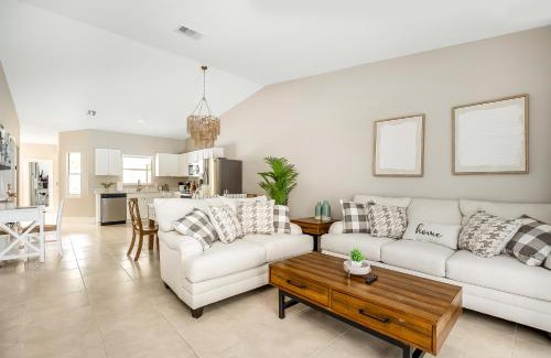 East Naples House | When in Naples! Pool Villa-Attached, 3 miles to the Beach
