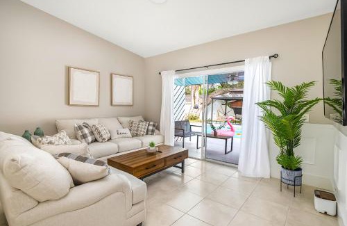 East Naples House | When in Naples! Pool Villa-Attached, 3 miles to the Beach