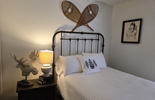Cabot House | Where old fashioned hospitality never goes out of style.