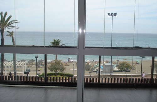 Fuengirola Apartment | Whim Apartment. Front line beach, 2 bedrooms, 2 bath, Spa. Wifi. English TV