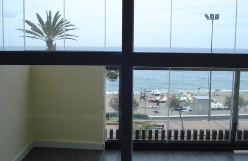 Fuengirola Apartment | Whim Apartment. Front line beach, 2 bedrooms, 2 bath, Spa. Wifi. English TV