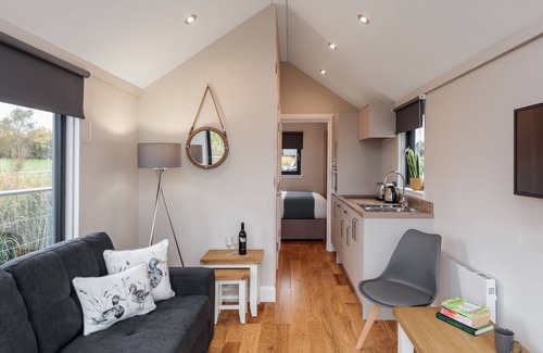 Huxley Apartment | Whimbrel - Marina that sleeps2 guests in 1 bedroom