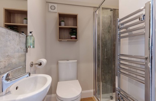 Huxley Apartment | Whimbrel - Marina that sleeps2 guests in 1 bedroom