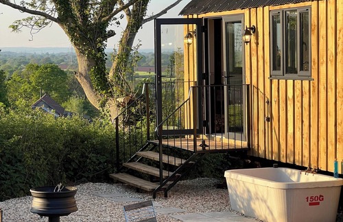 Clyst Saint Lawrence Cabin | Whimple Shepherd Hut, Sleeps 2, Wood Fire & Garden