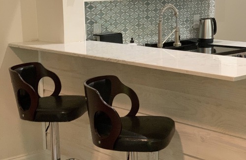 Government Hill Apartment | Whimsical 1b1b by Fort Sam Houston, The Pearl, and Downtown