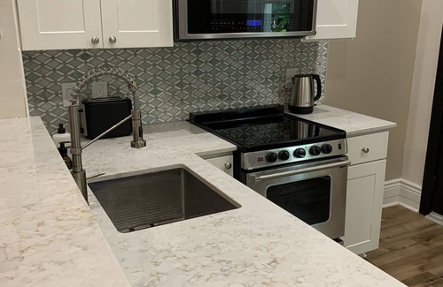 Government Hill Apartment | Whimsical 1b1b by Fort Sam Houston, The Pearl, and Downtown