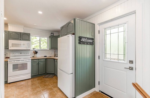 Huntsville Cottage | Whimsical Muskoka Cottage in beautiful Hidden Valley