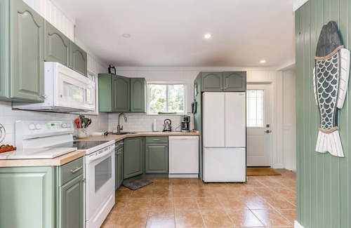 Huntsville Cottage | Whimsical Muskoka Cottage in beautiful Hidden Valley