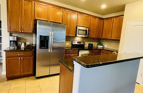 Round Rock Original Plat House | Whisper Dreams Retreat- cozy3BR retreat~big yard~bring pets~near Kalahari~DT ATX