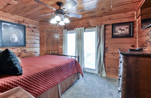 Branson Cedars Cabin | Whispering Moose | 3 Bed, 2 Bath