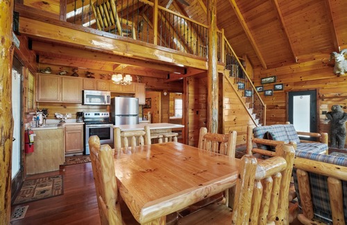 Ray Cabin | Whispering Oaks | Secluded 100 Acres