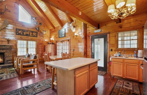 Ray Cabin | Whispering Oaks | Secluded 100 Acres