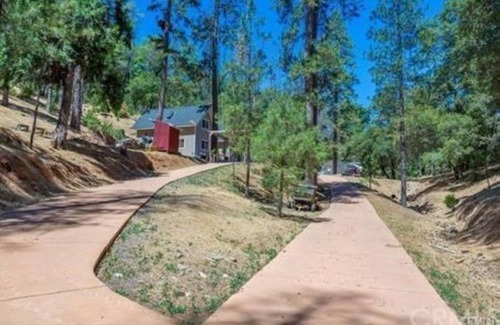 Midpines House | Whispering Pines! 25 miles to Yosemite + 9 miles to Mariposa!
