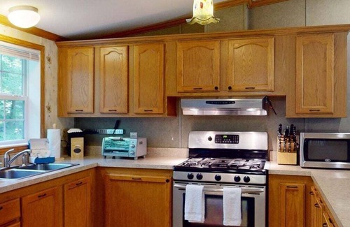 Brandon House | Whispering Pines – Enjoy wildlife in this charming, well-kept home, perfect for a relaxing retreat