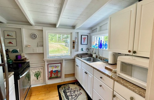 Spruce Head Cottage | Whispering Spruces; Cozy Studio with Queen Bed & Water Access