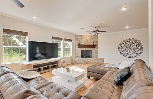 Kemp House | Whispering Vines Ranch-Serene Nature Retreat-Private 90-acre Escape