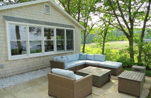 West Dennis House | Whispering Waters: 005-D Waterfront, Private Beach, Kayaks, SUPs