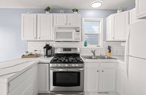 Shelbyville House | Whispering Waters - Lakefront/Dock/Boat Rentals