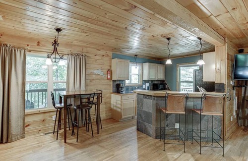Helen Cabin | Whispering Waters- Private w/Sounds of the River