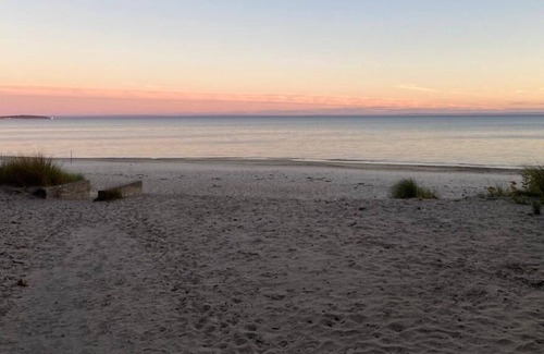 Port Colborne Cottage | Whispering Willows Cottage - 5 Min Walk from Cedar Bay Beach!