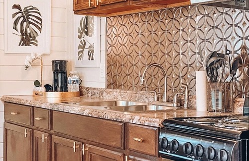 Camden Villa | 😍 Whistling Acres Villa 1, 2 BR Near KY Lake/TN River