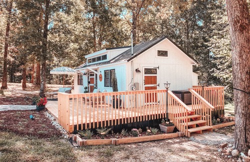 Camden Villa | Whistling Acres Villa 2, Luxury 1BR Near TN River