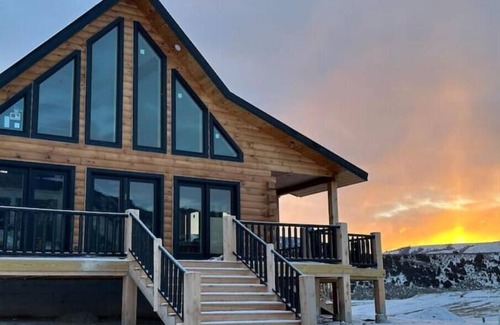 Lava Hot Springs Cabin | Whistling Wolf Lodge [NEW BUILD]
