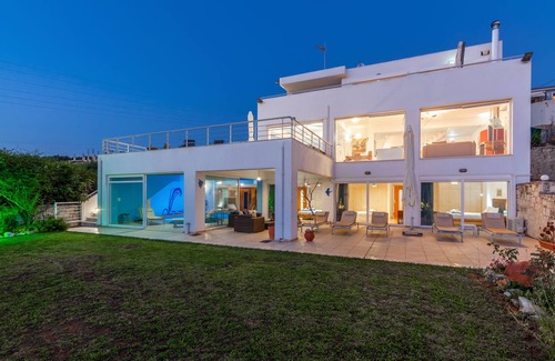 Heraklion Villa | White Blue Spa Villa, By IdealStay Experience